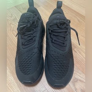 NIKE AIR SIZE 27C. Women’s 9 BLACK